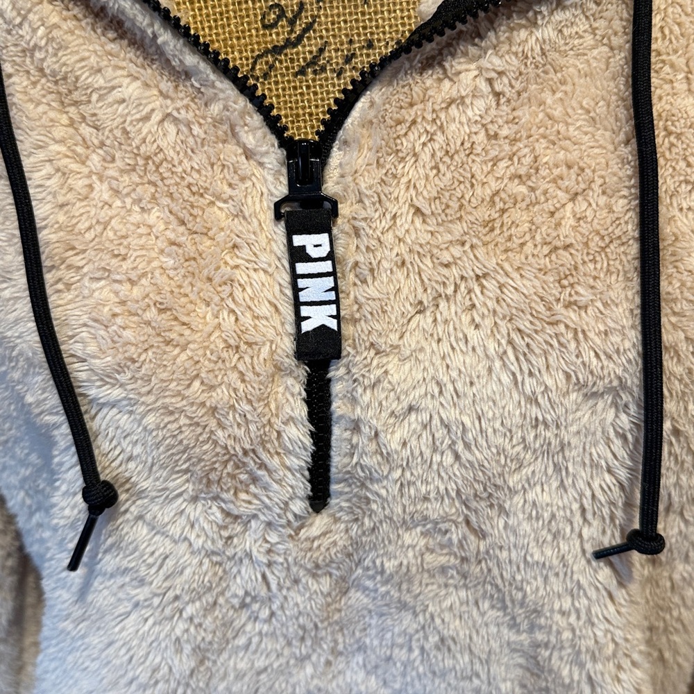 PINK Victoria’s Secret size medium cream soft pullover oversized Sherpa fleece - Picture 2 of 6